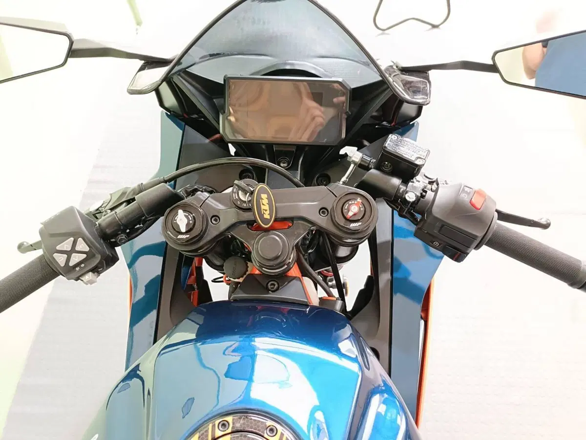 KTM RC 390 (2022 - 26) (4)