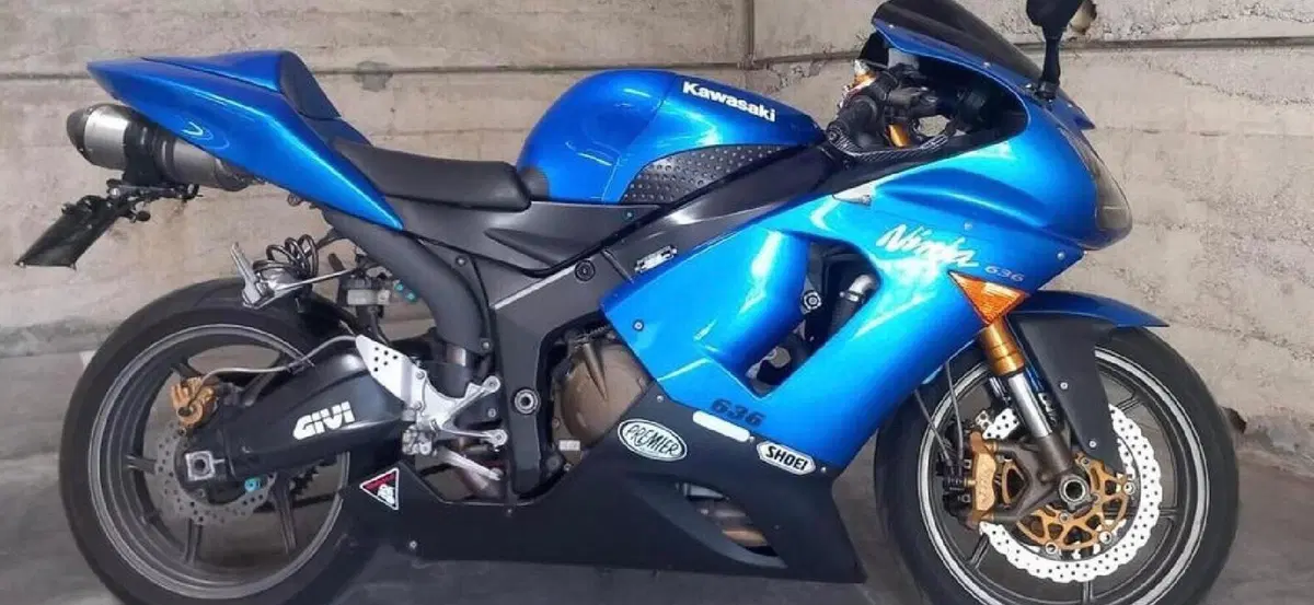 Kawasaki Ninja 636 ZX-6R (2005 - 06) (2)