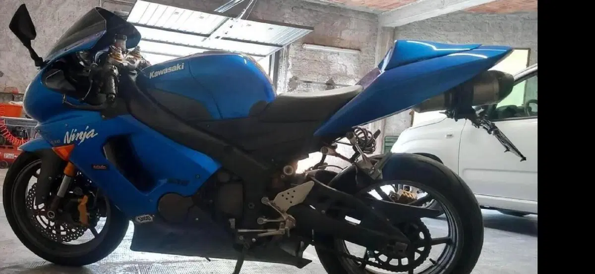 Kawasaki Ninja 636 ZX-6R (2005 - 06) (3)