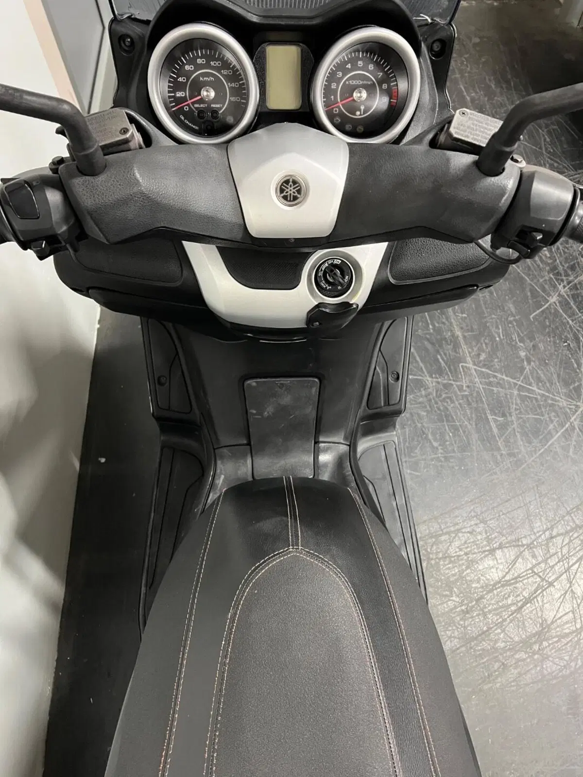 Yamaha X-Max 250 (2010 - 13) (8)