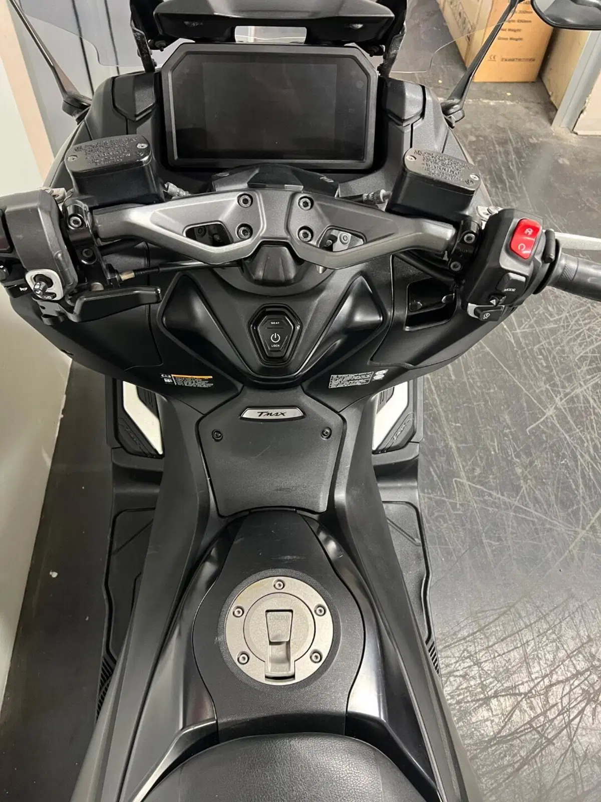 Yamaha T-Max 560 (2022 - 24) (8)