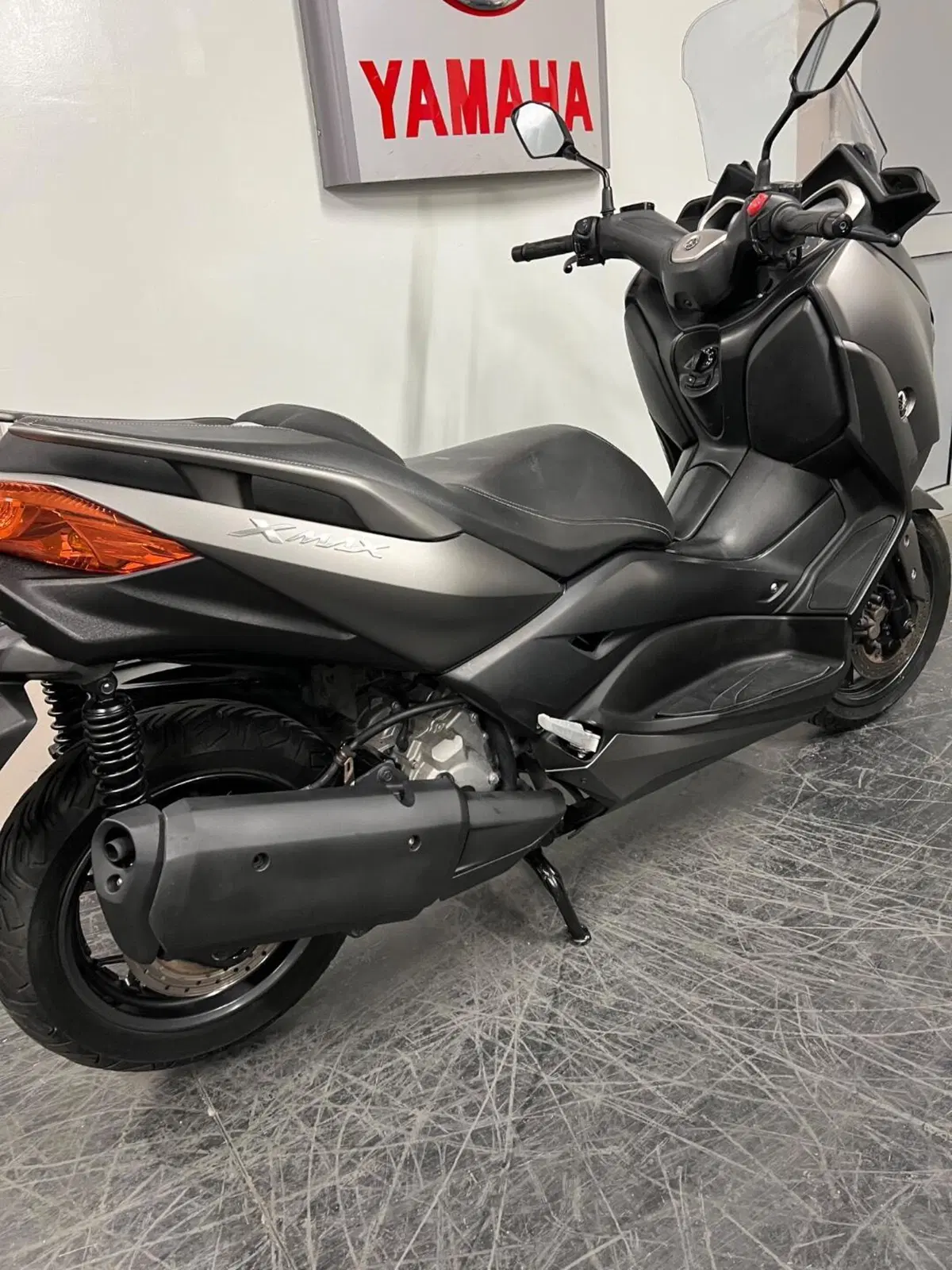 Yamaha X-Max 300 ABS (2017 - 20) (4)