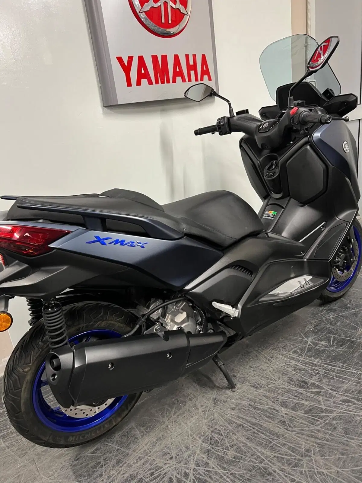 Yamaha X-Max 300 (2021 - 24) (4)