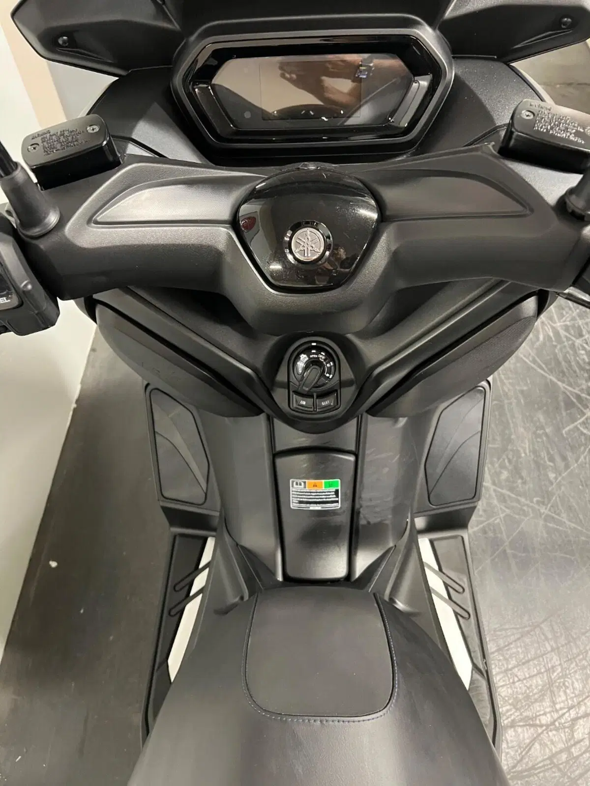 Yamaha X-Max 300 (2021 - 24) (8)