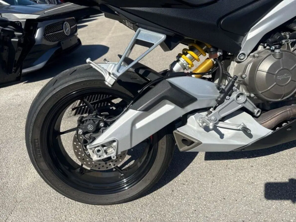 Aprilia Tuono 660 Factory (2022 - 24) (8)