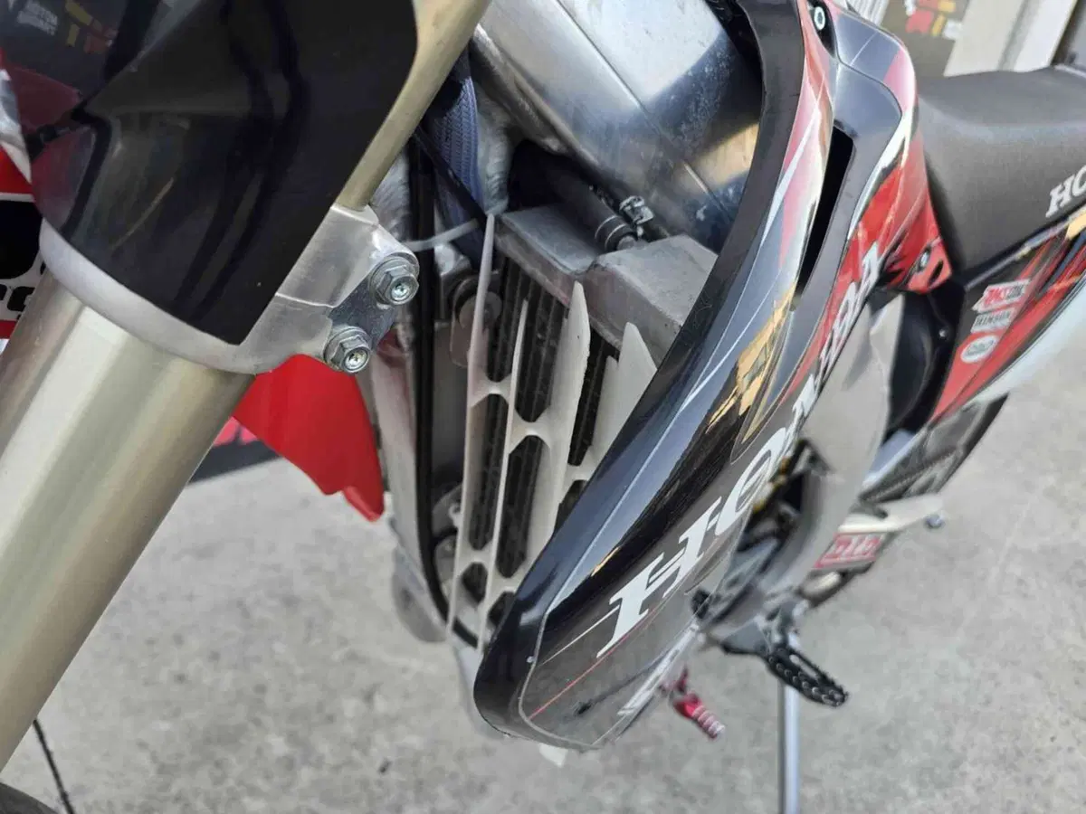 Honda CRF 450R (2005) (17)