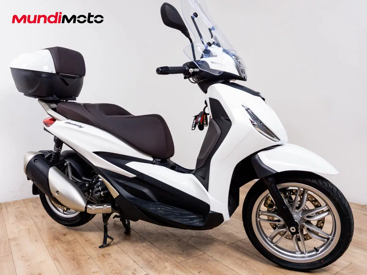 Piaggio Beverly 300 Hpe (2021) (2)