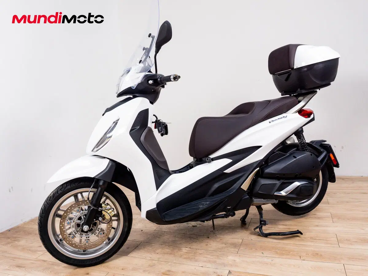 Piaggio Beverly 300 Hpe (2021) (8)