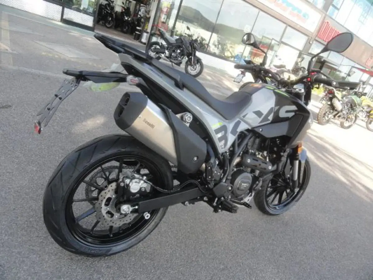 Benelli BKX 300 S (2026) (8)