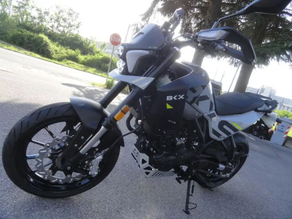 Benelli BKX 300 S (2026) (4)