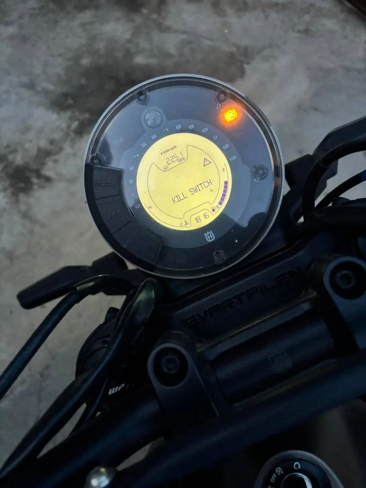 Husqvarna Svartpilen 125 (2024 - 26) (2)