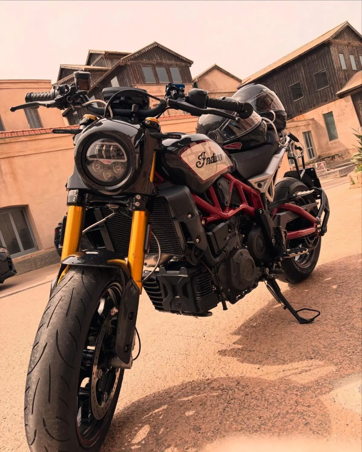 Indian FTR 1200 R Carbon (2021 - 25) (4)