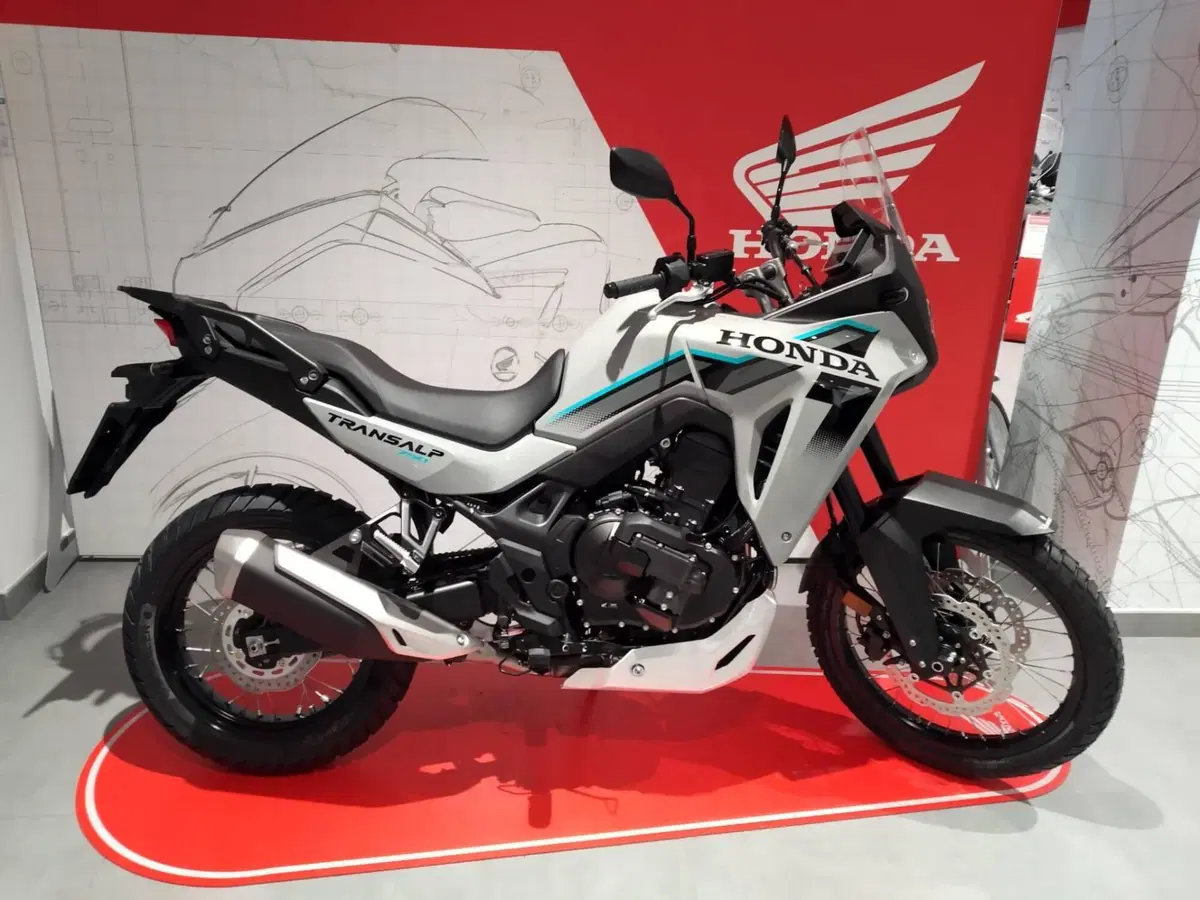 Honda Transalp XL750 (2026)
