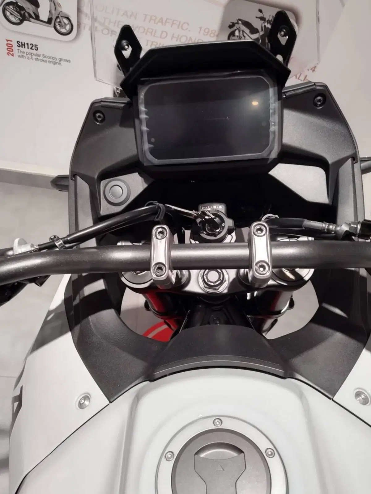 Honda Transalp XL750 (2026) (7)
