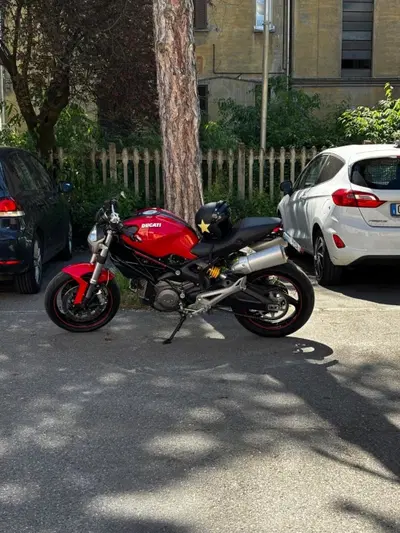Ducati Monster 696 Plus (2007 - 14) usata