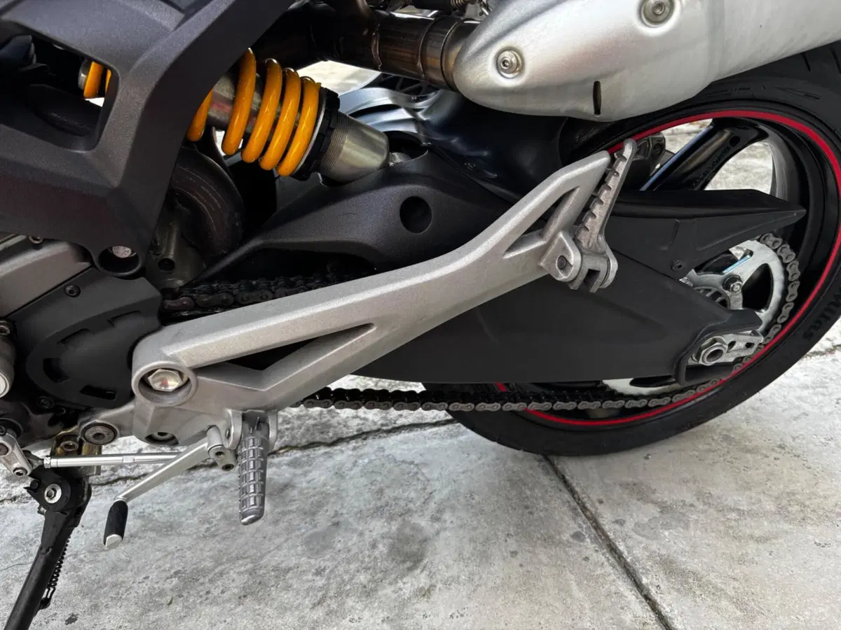 Ducati Monster 696 Plus (2007 - 14) (4)
