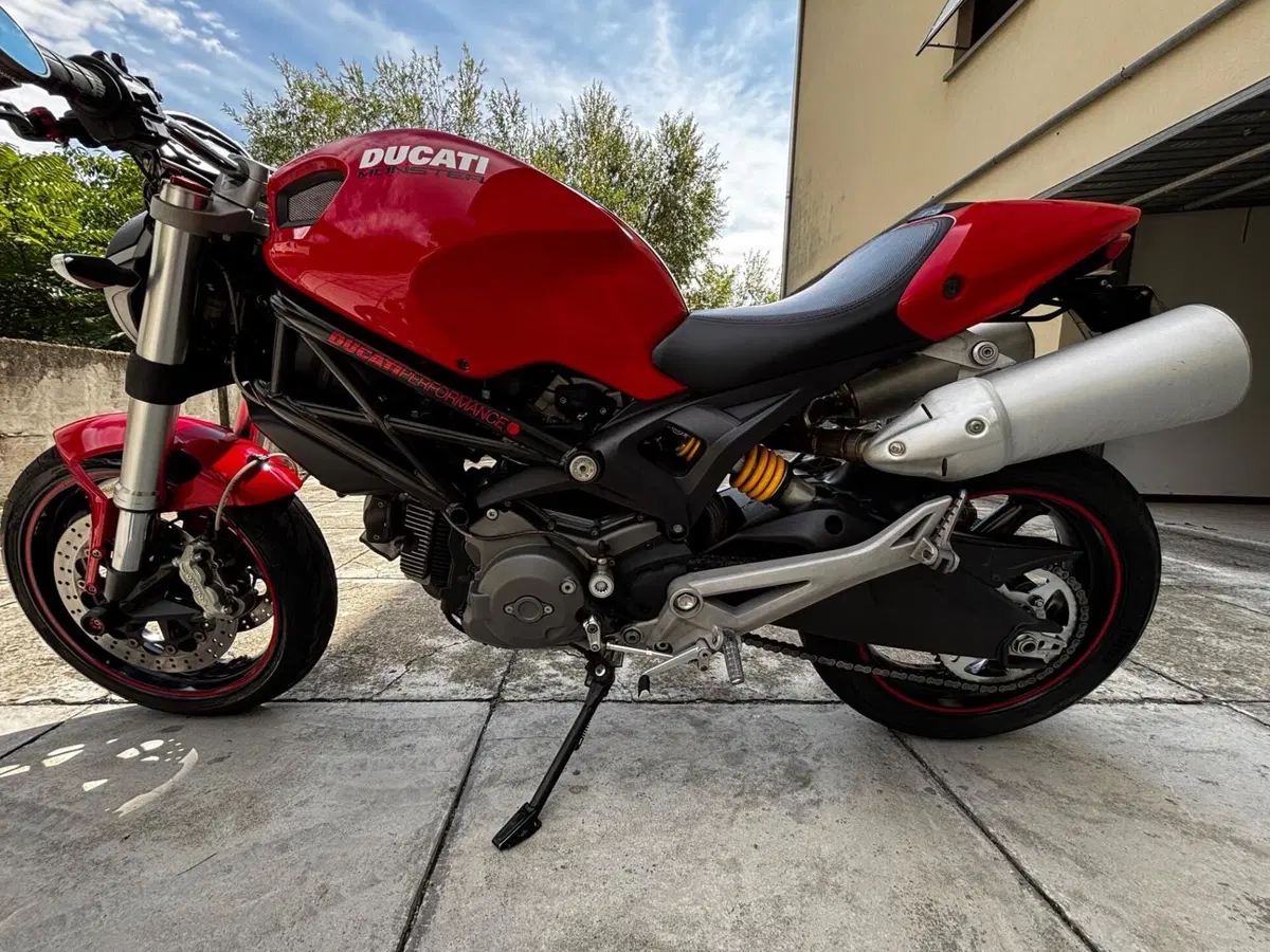 Ducati Monster 696 Plus (2007 - 14) (5)