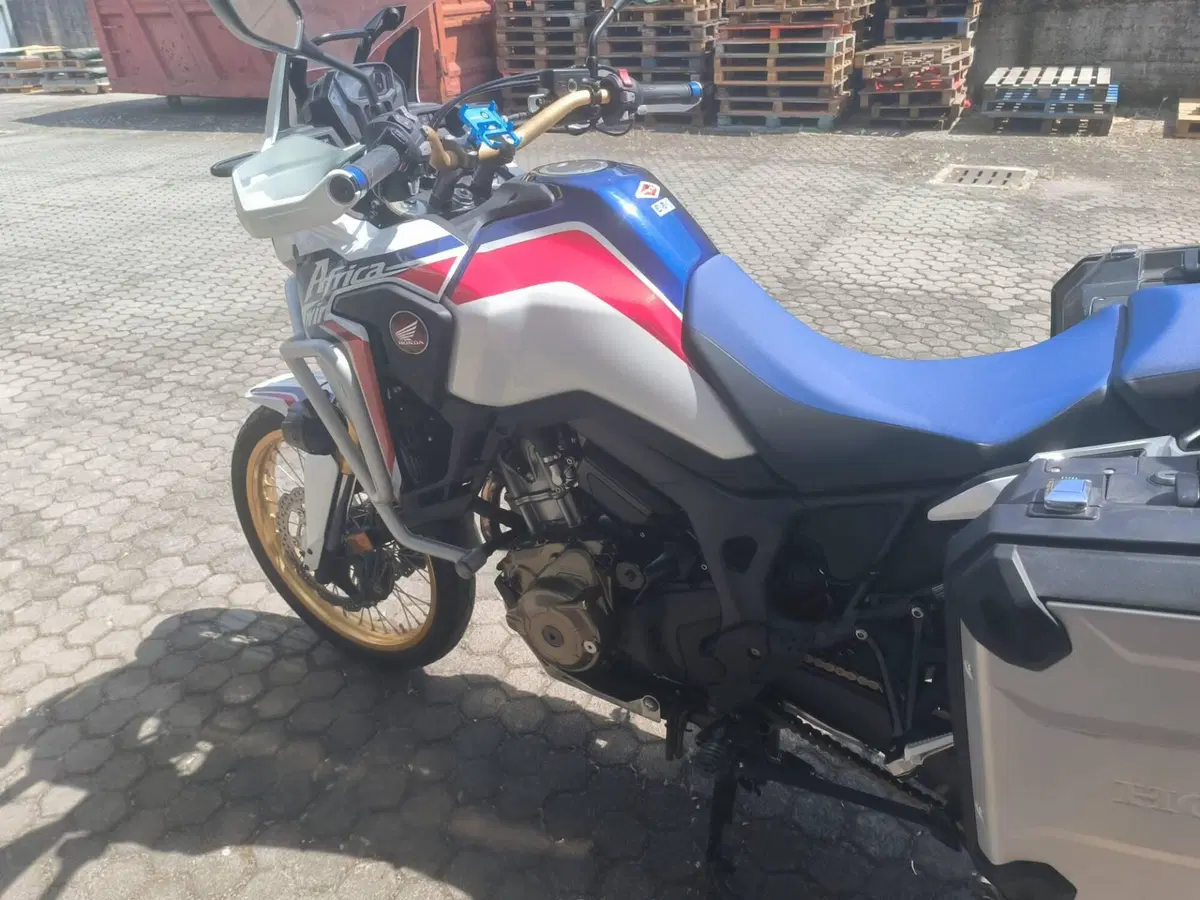 Honda Africa Twin CRF 1000L DCT ABS (2016 - 17) (2)