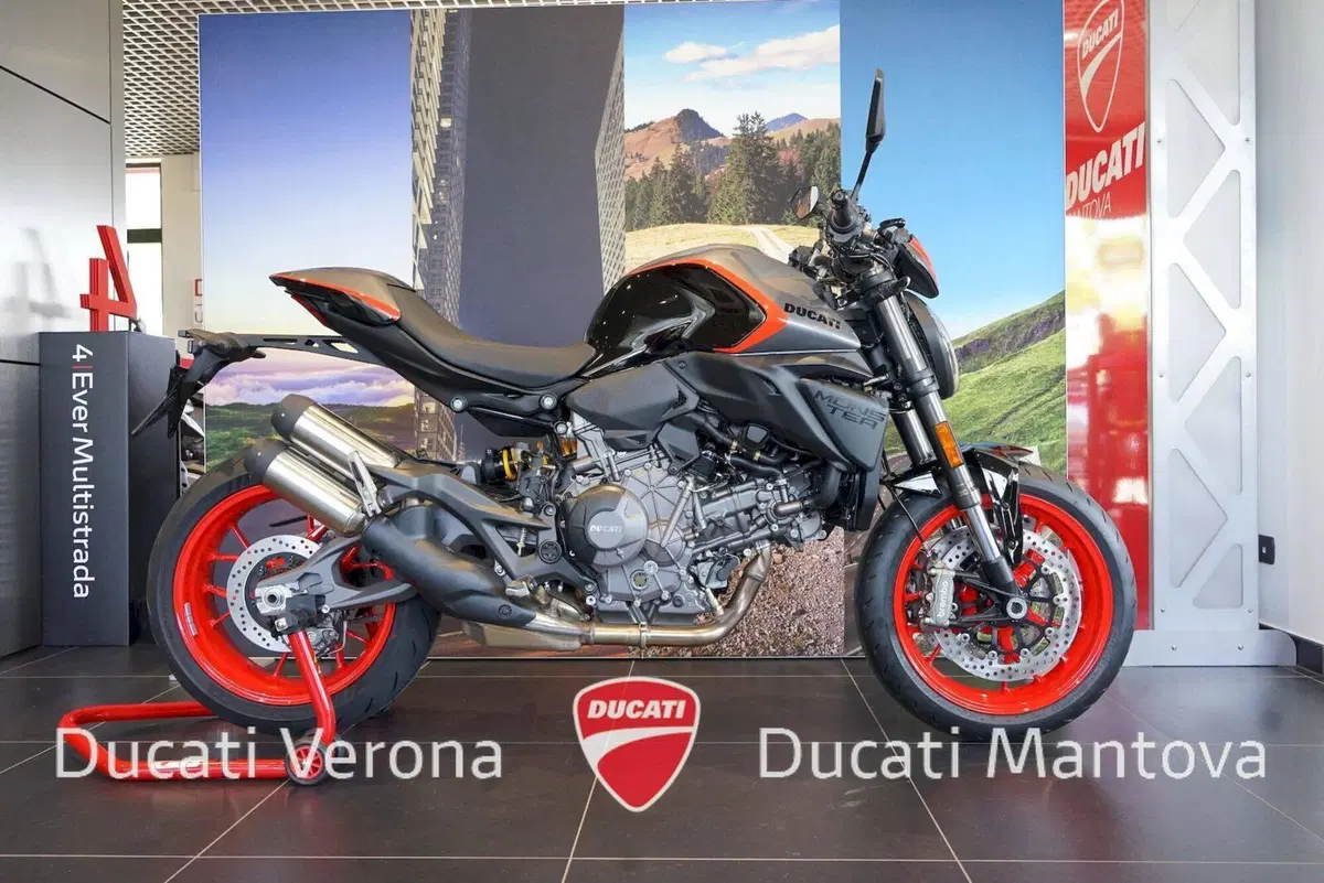 Ducati Monster 890 + (2026)