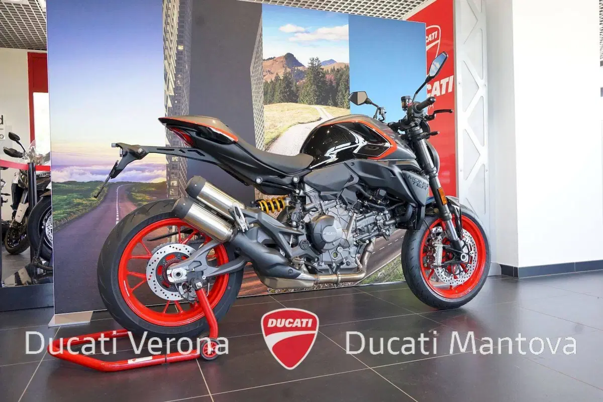 Ducati Monster 890 + (2026) (5)