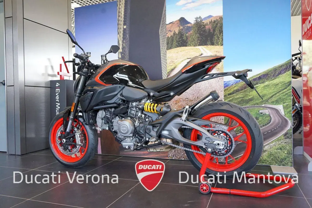 Ducati Monster 890 + (2026) (9)
