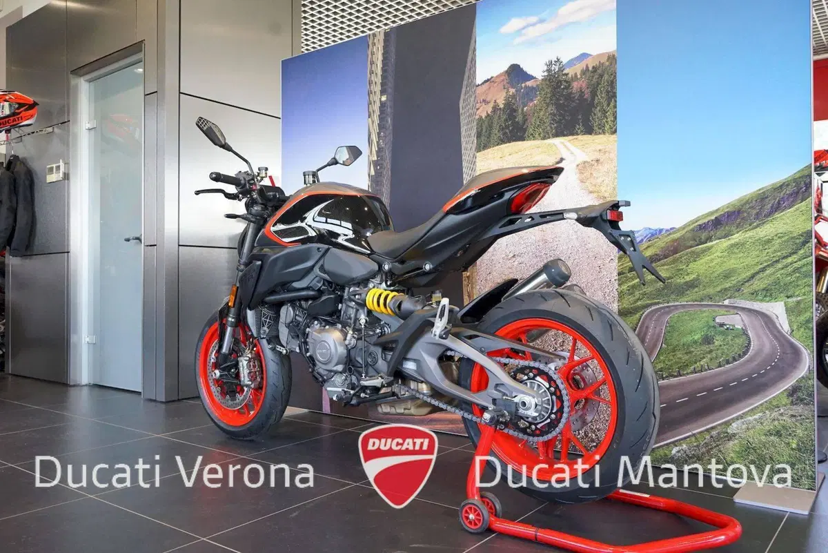 Ducati Monster 890 + (2026) (10)