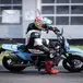 Impennate e traversi - abbiamo portato al limite in pista la Suzuki DR-Z4SM [VIDEO]