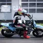 Impennate e traversi - abbiamo portato al limite in pista la Suzuki DR-Z4SM [VIDEO]