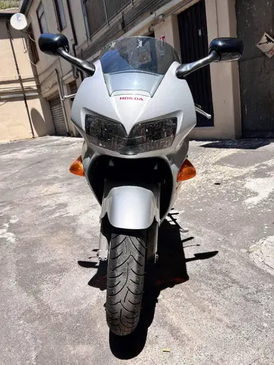 Honda VFR 800 (1998 - 01) usata
