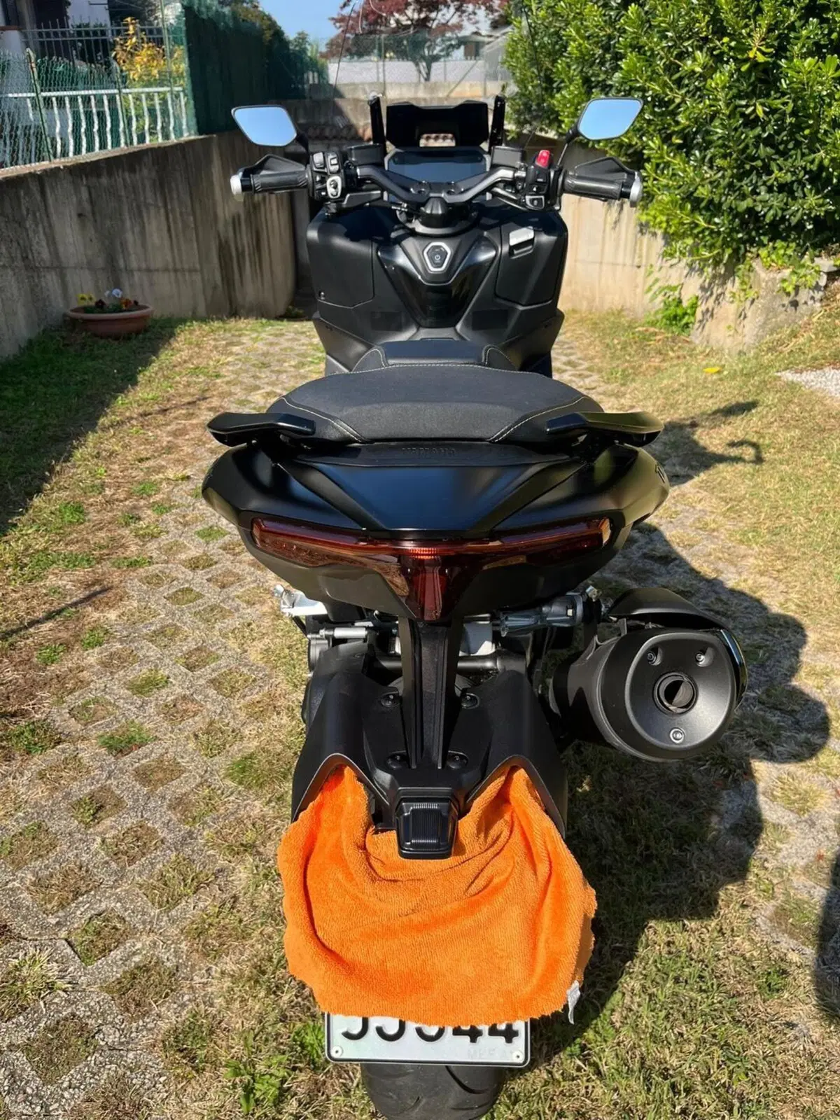 Yamaha T-Max 560 (2022 - 24) (3)