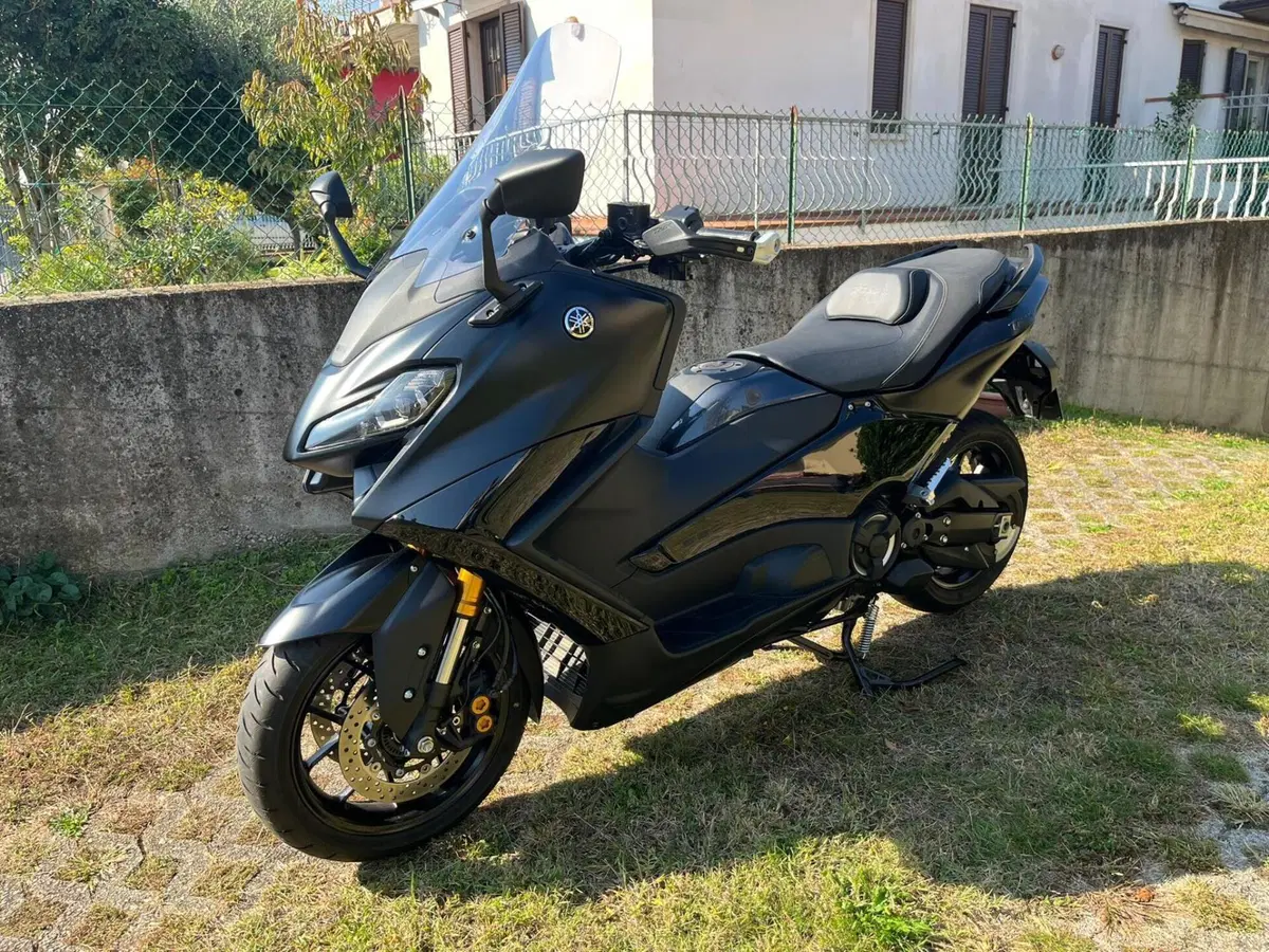 Yamaha T-Max 560 (2022 - 24) (5)
