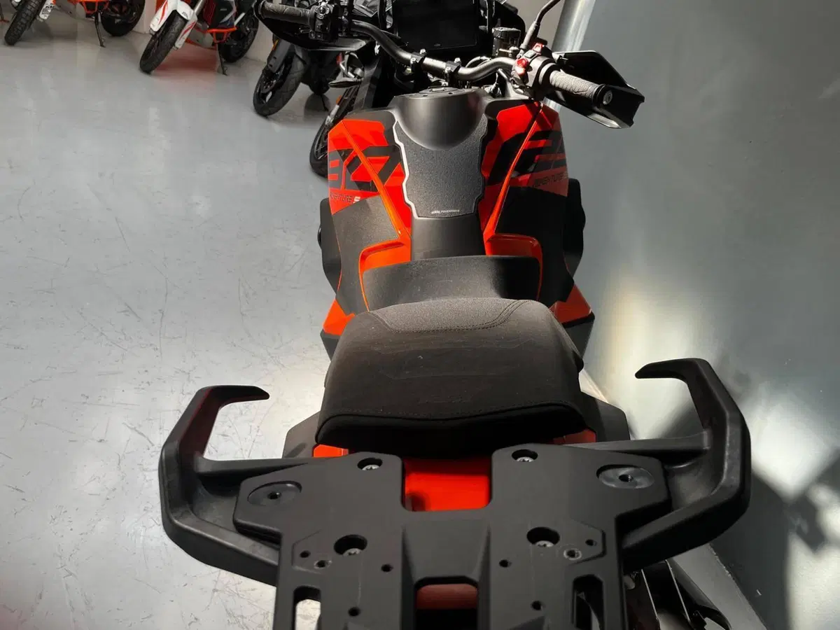 KTM 1290 Super Adventure S (2022 - 25) (6)