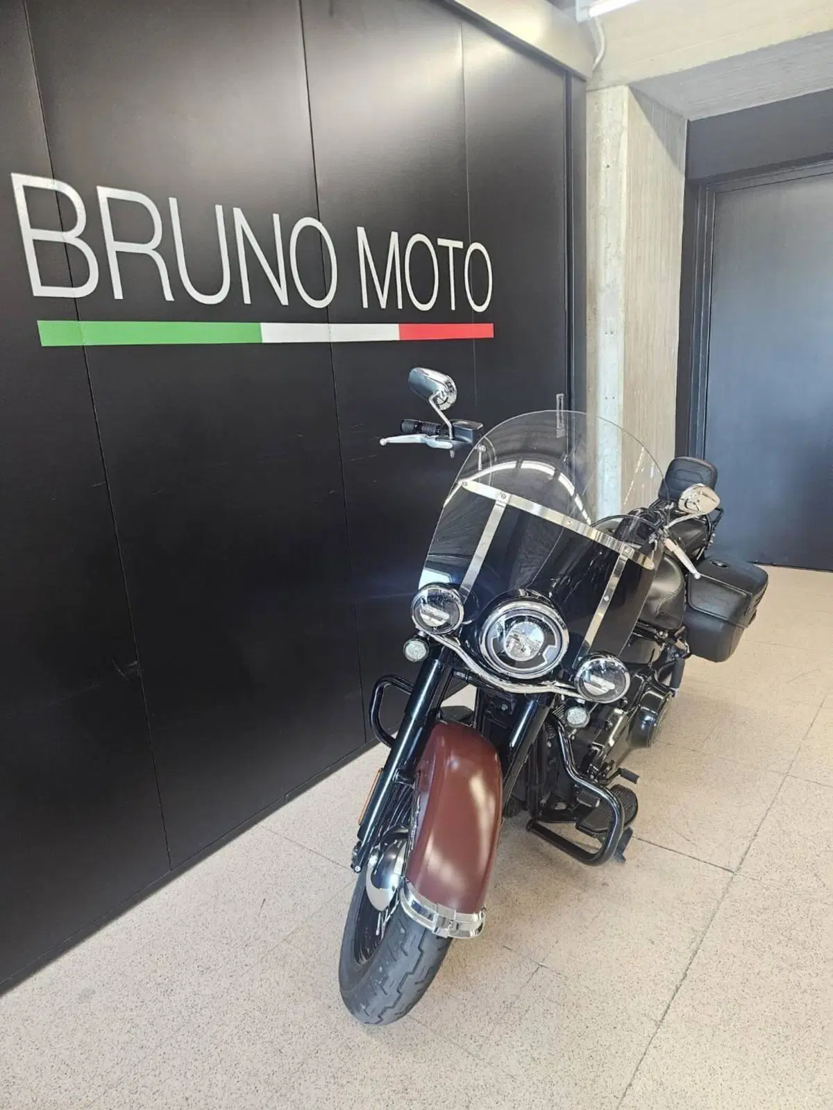 Harley-Davidson 114 Heritage Classic (2018 - 20) - FLHCS (4)