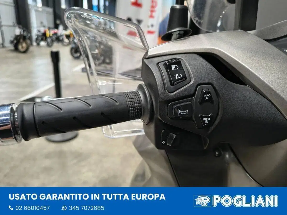 Honda SH 350 (2021 - 24) (8)