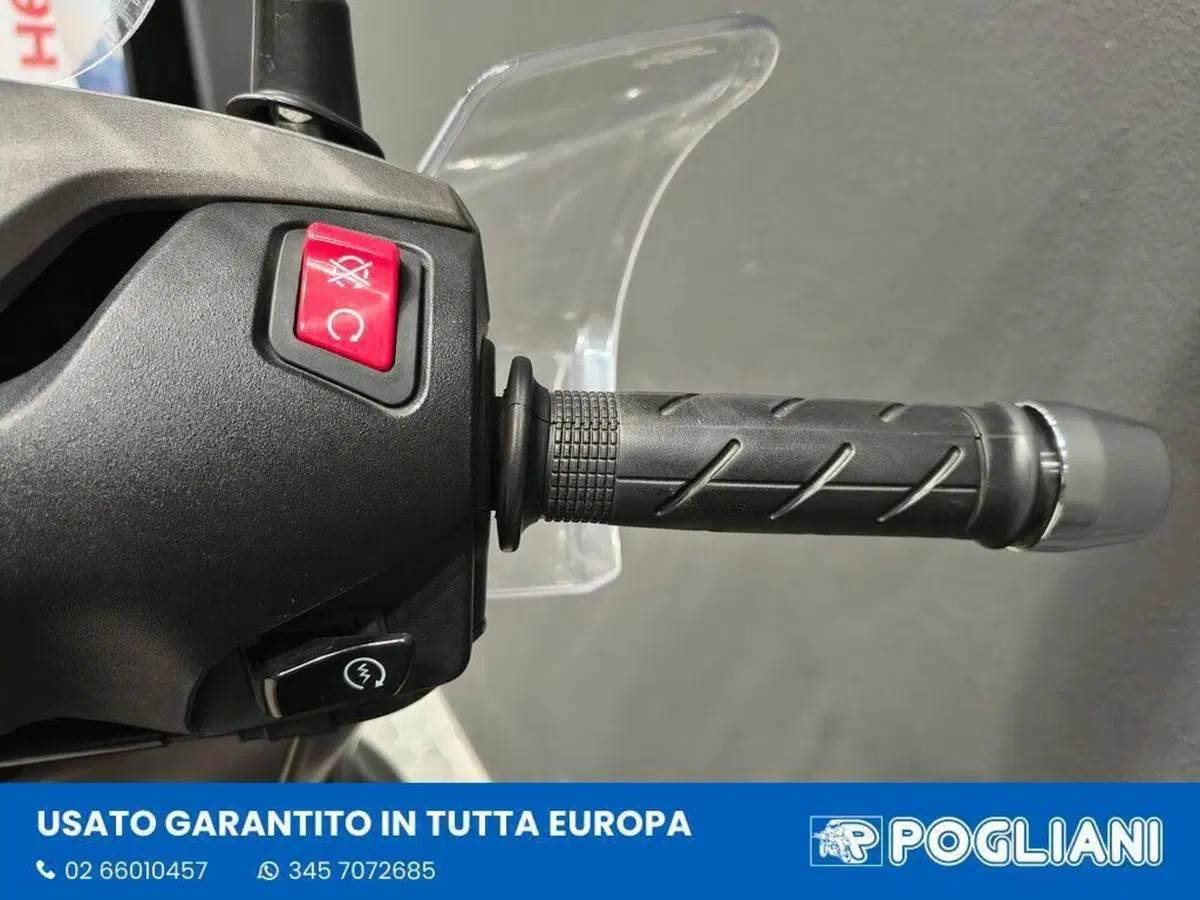 Honda SH 350 (2021 - 24) (9)