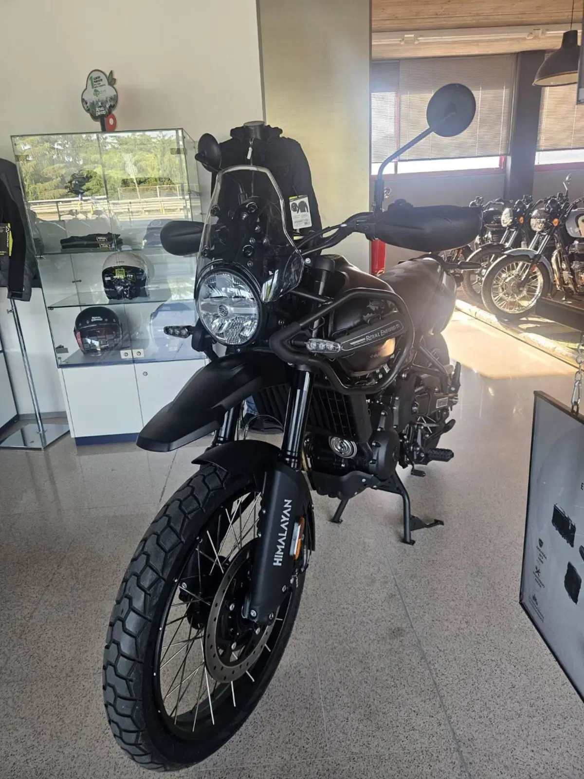 Royal Enfield Himalayan 450 Mana Black (2026) (5)