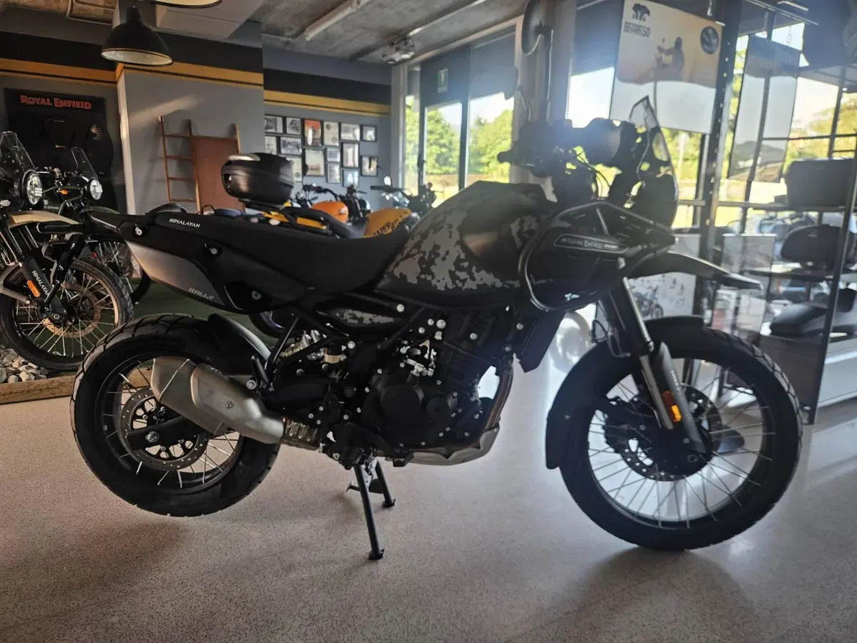 Royal Enfield Himalayan 450 Mana Black (2026)