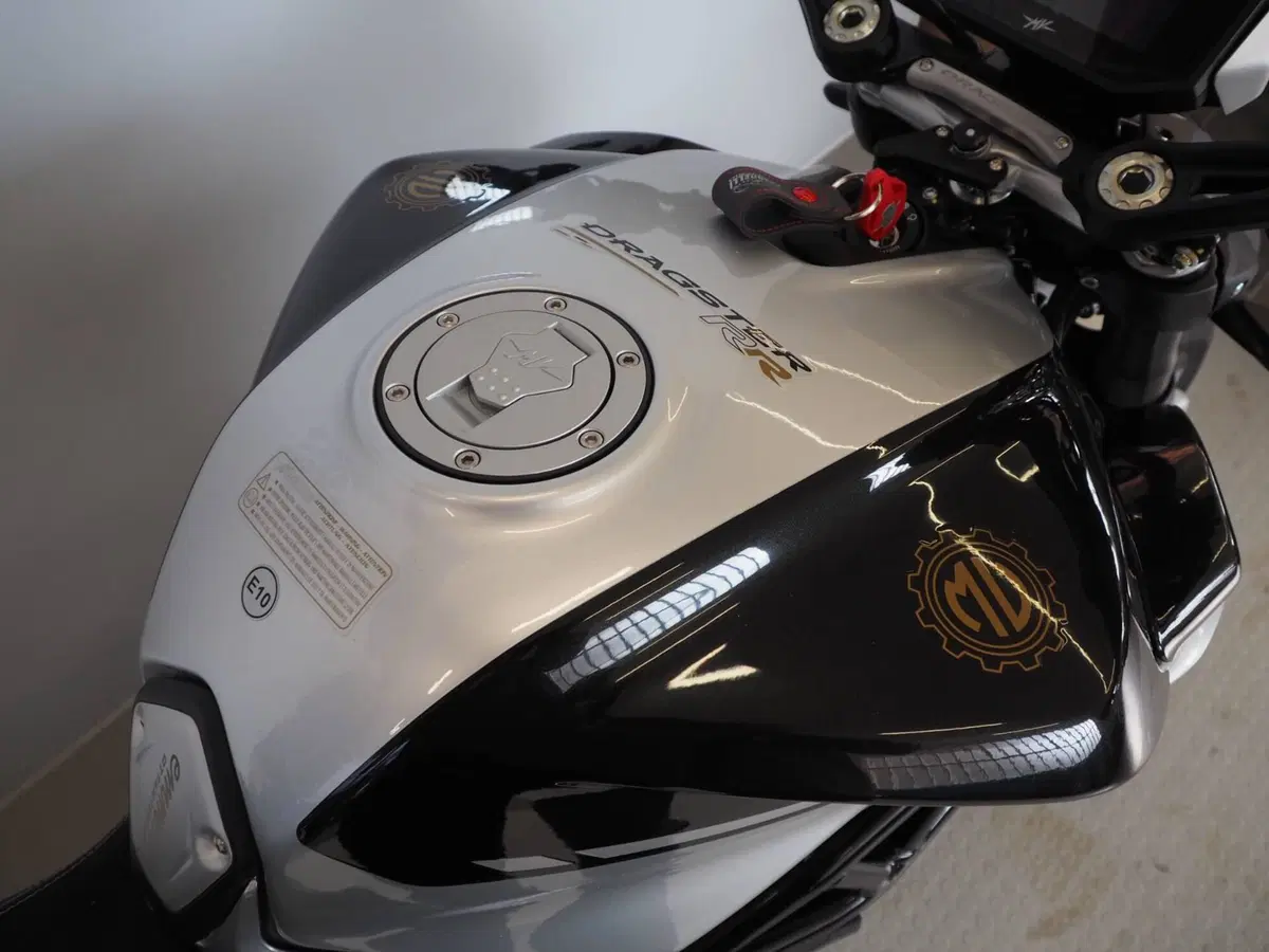 MV Agusta Dragster 800 RR Ottantesimo (2025 - 26) (6)