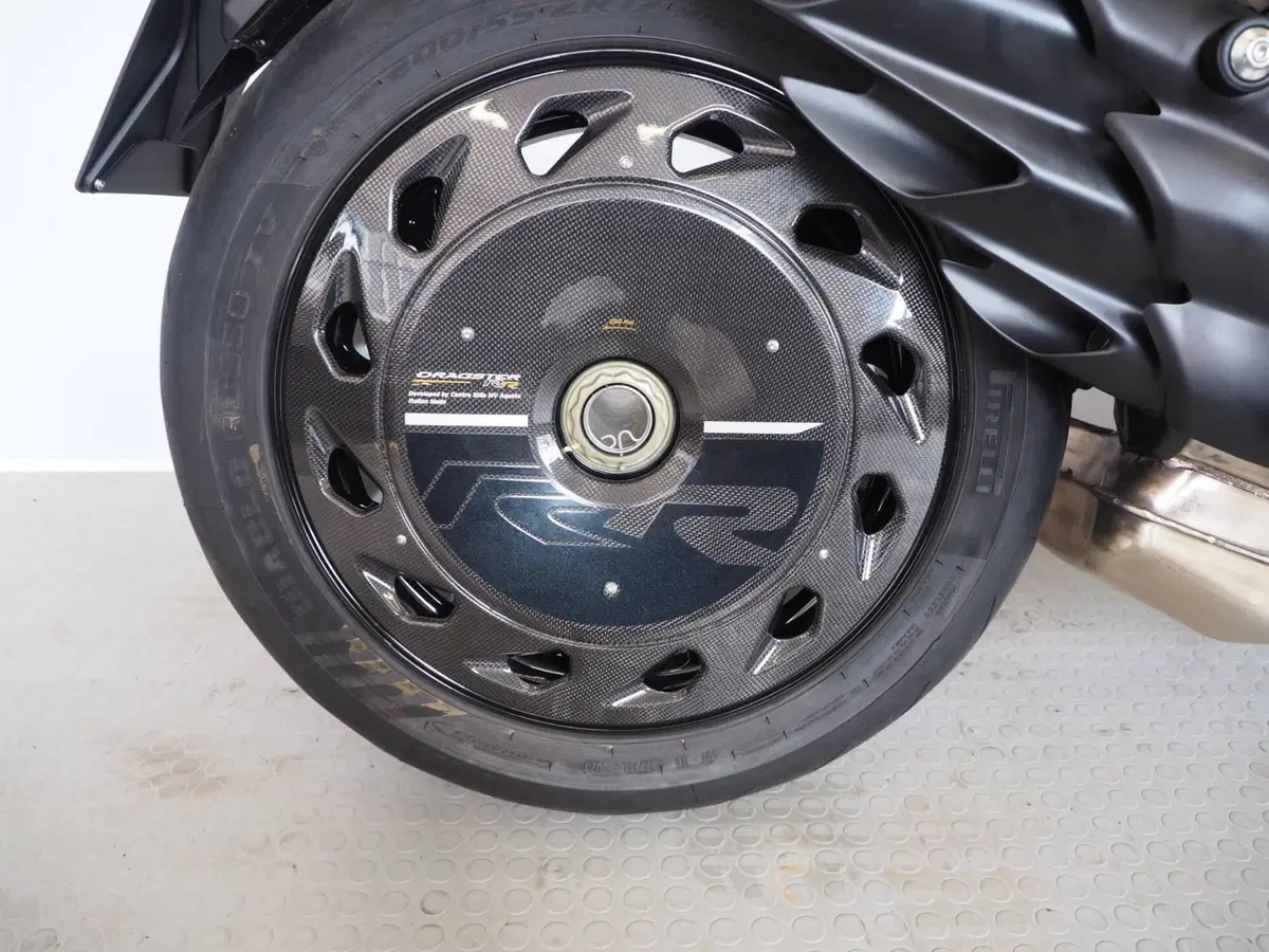 MV Agusta Dragster 800 RR Ottantesimo (2025 - 26) (9)