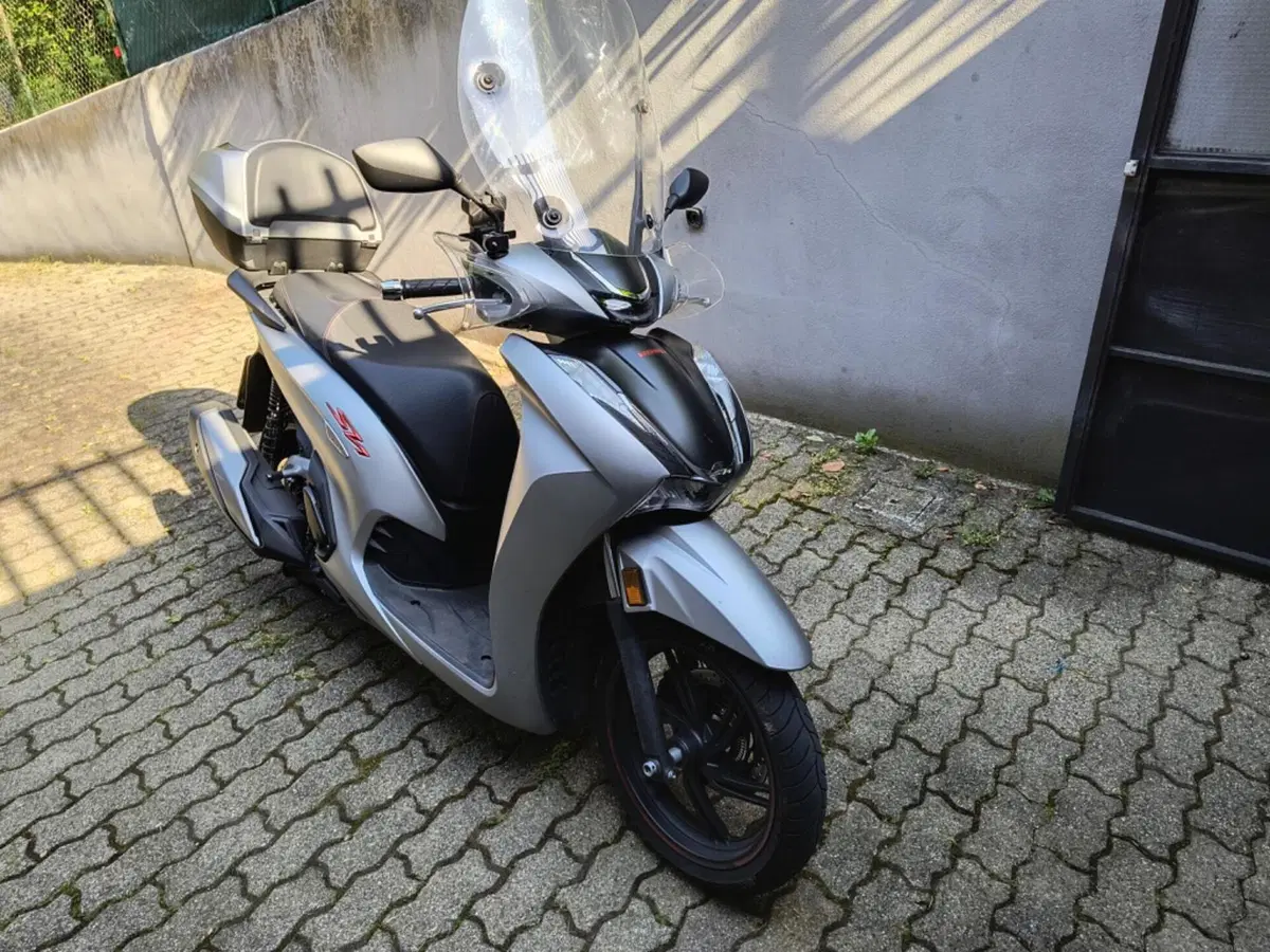 Honda SH 350 (2021 - 24) (6)