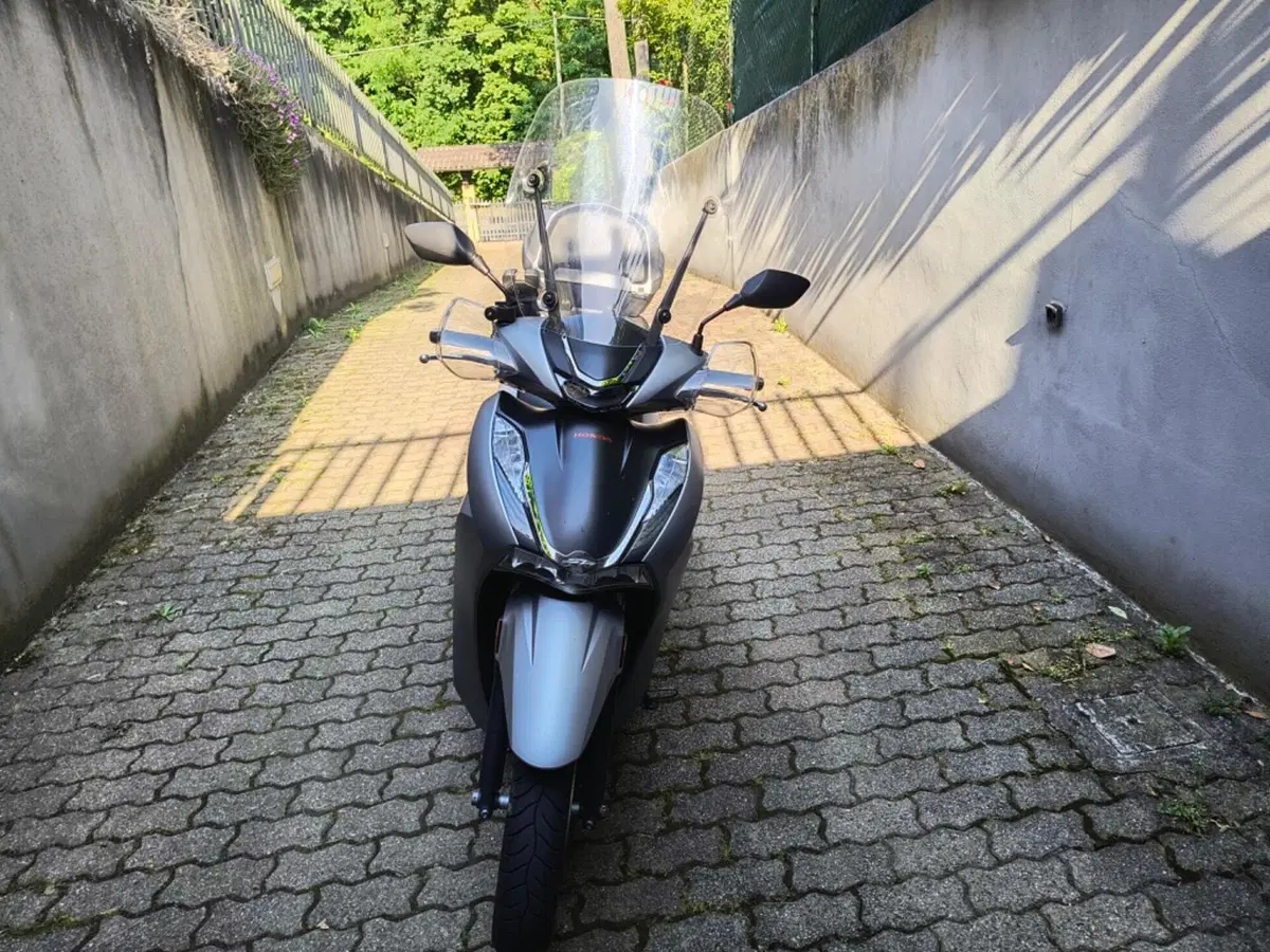 Honda SH 350 (2021 - 24) (7)