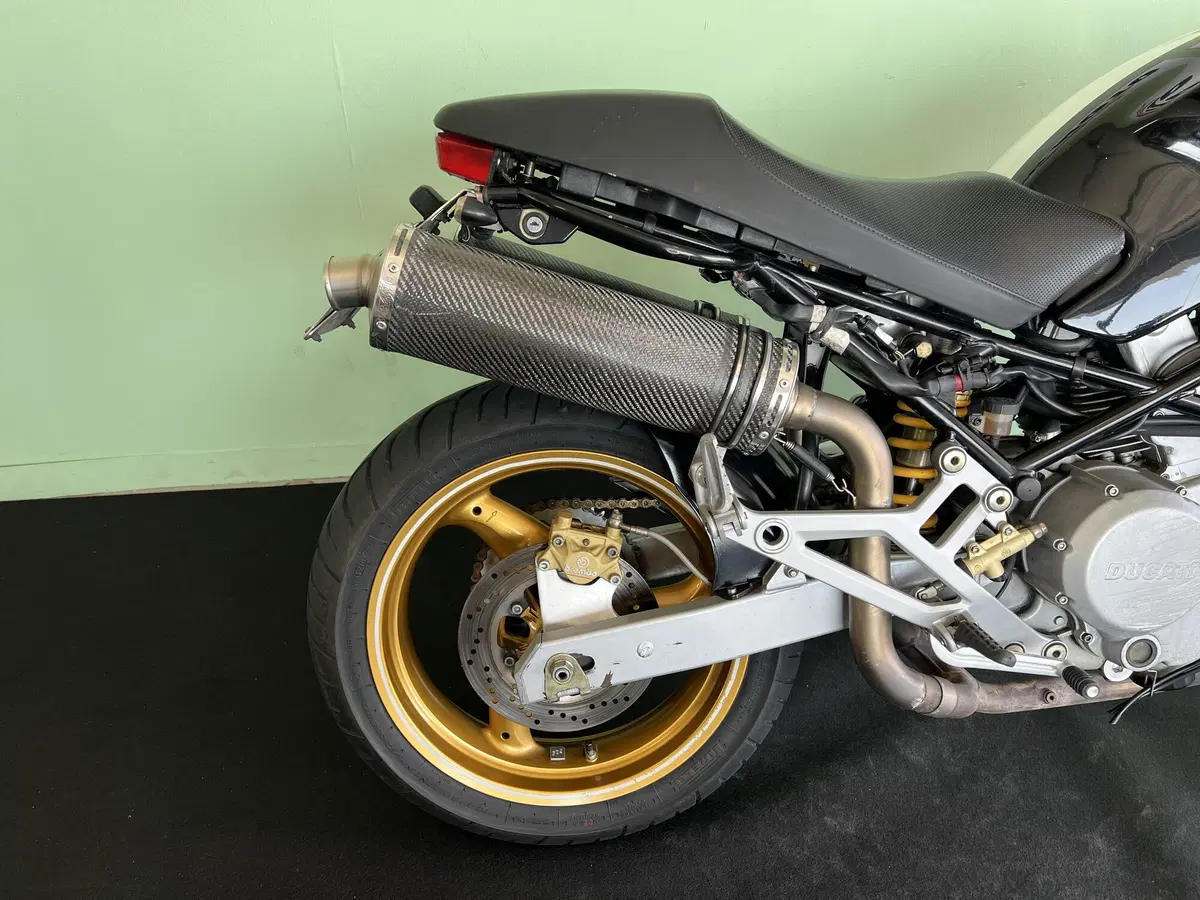 Ducati Monster 600 Dark (1998 - 01) (12)