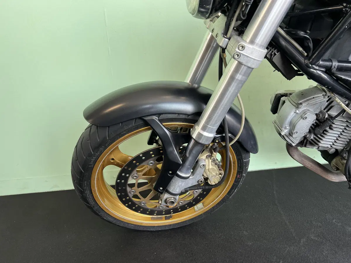 Ducati Monster 600 Dark (1998 - 01) (17)