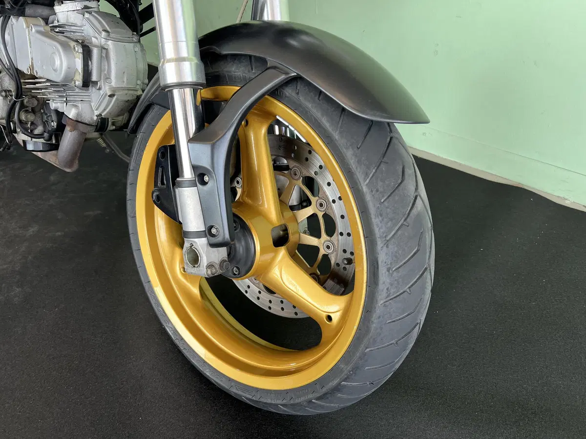 Ducati Monster 600 Dark (1998 - 01) (18)