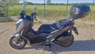 Yamaha X-Max 300 (2021 - 24) usata