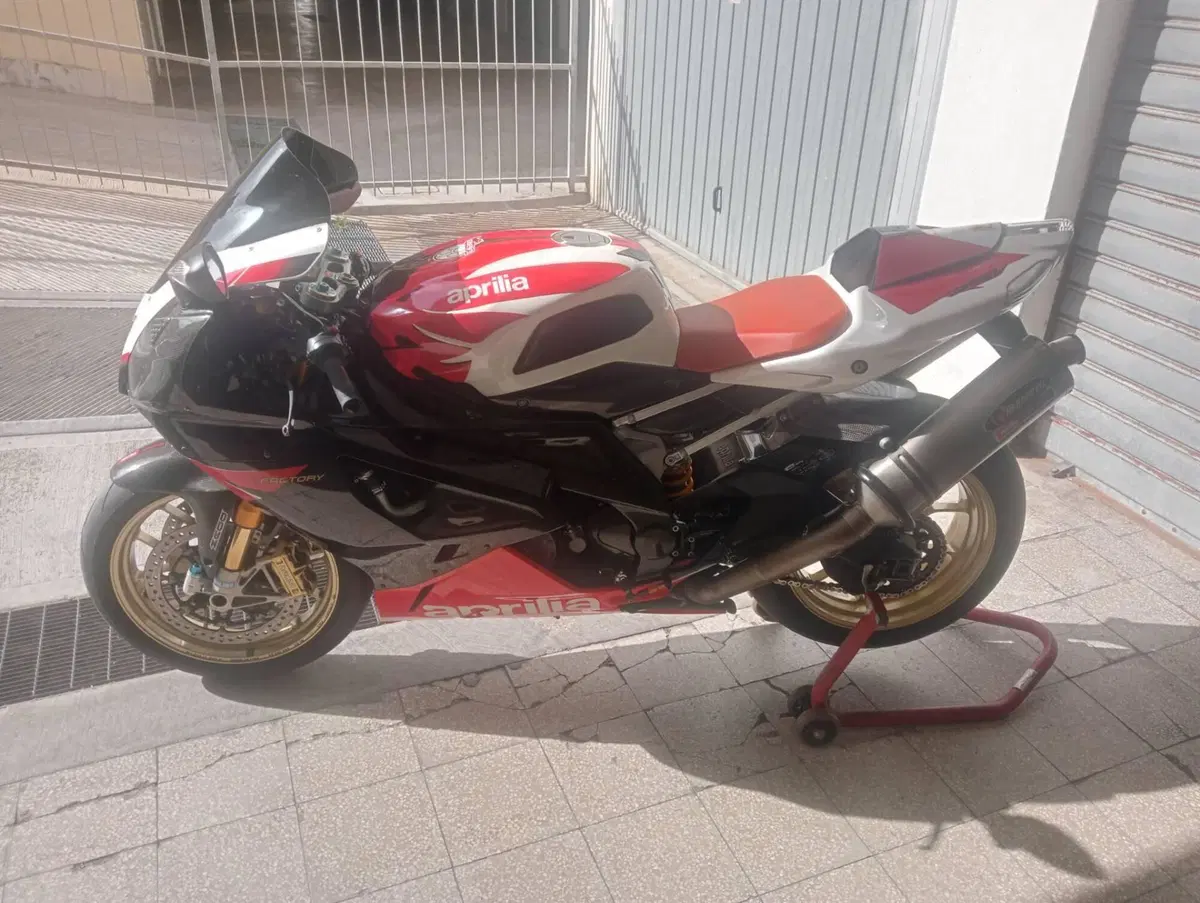 Aprilia RSV 1000 R (2004 - 05)