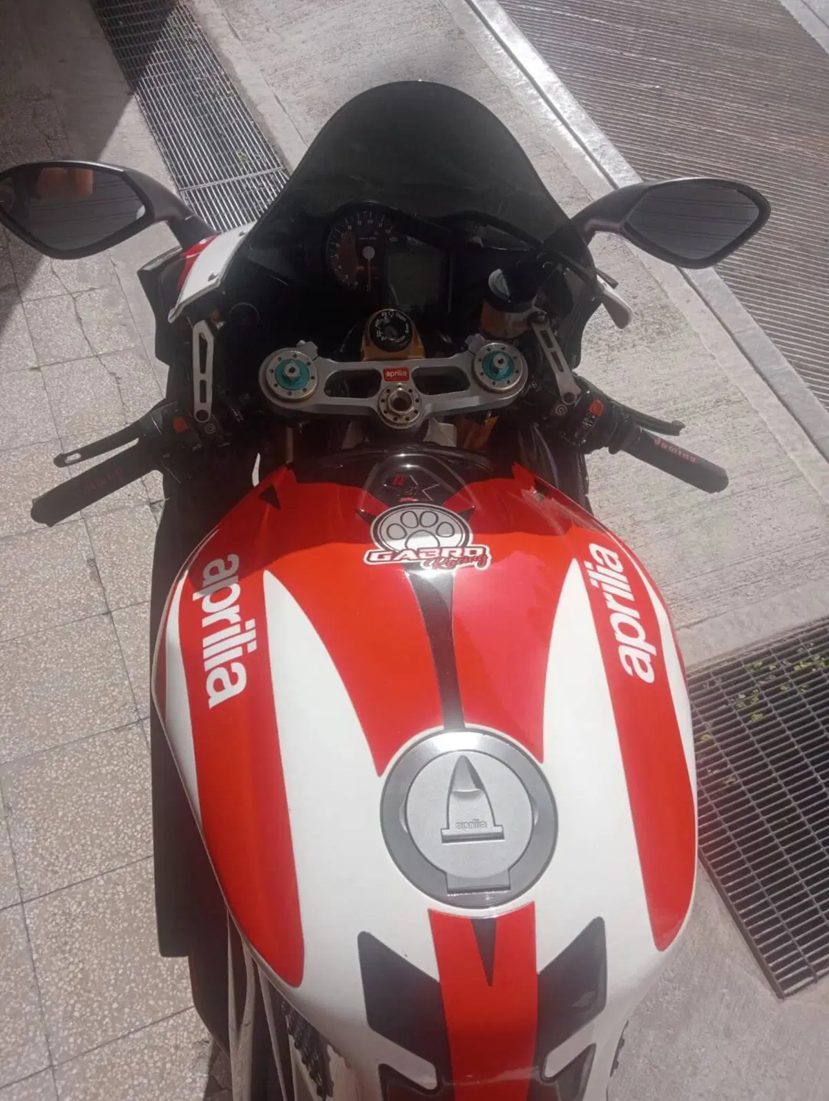 Aprilia RSV 1000 R (2004 - 05) (3)