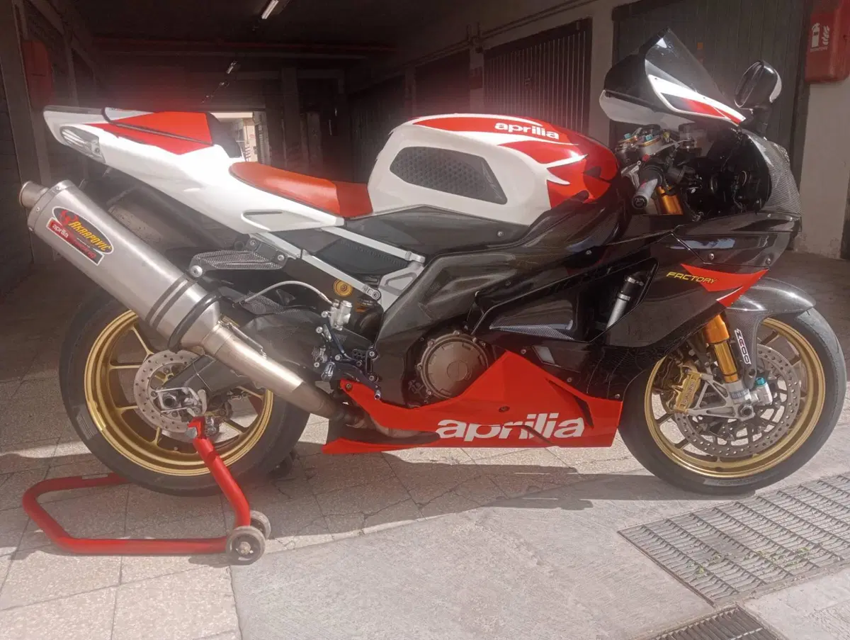 Aprilia RSV 1000 R (2004 - 05) (4)