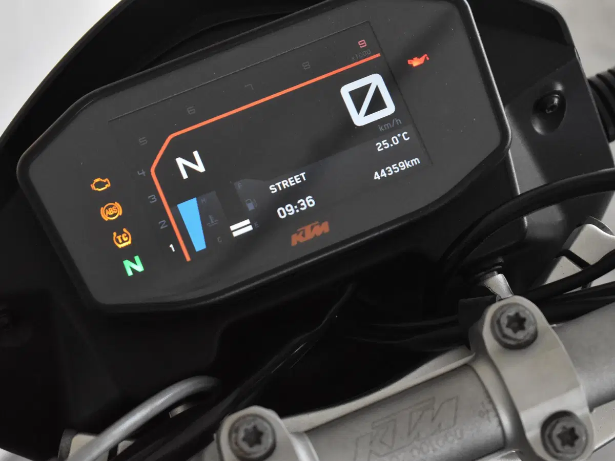 KTM 690 Duke (2016 - 19) (8)