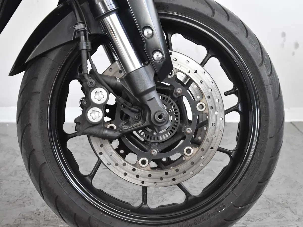 Yamaha MT-09 (2017 - 20) (12)